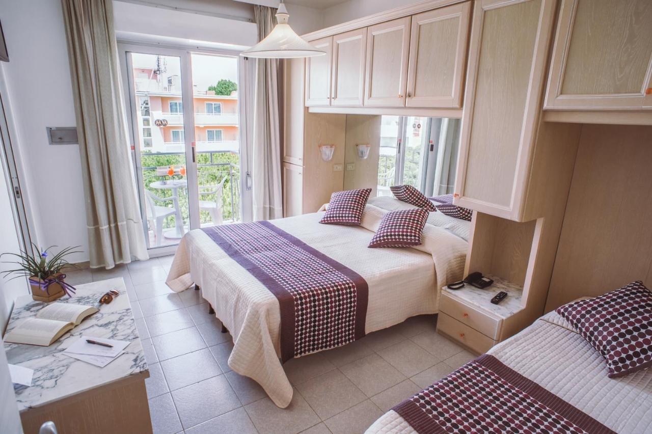 Hotel Margherita ليدو دي يسولو المظهر الخارجي الصورة