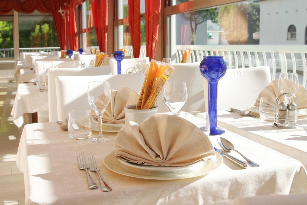 Hotel Margherita ليدو دي يسولو المظهر الخارجي الصورة