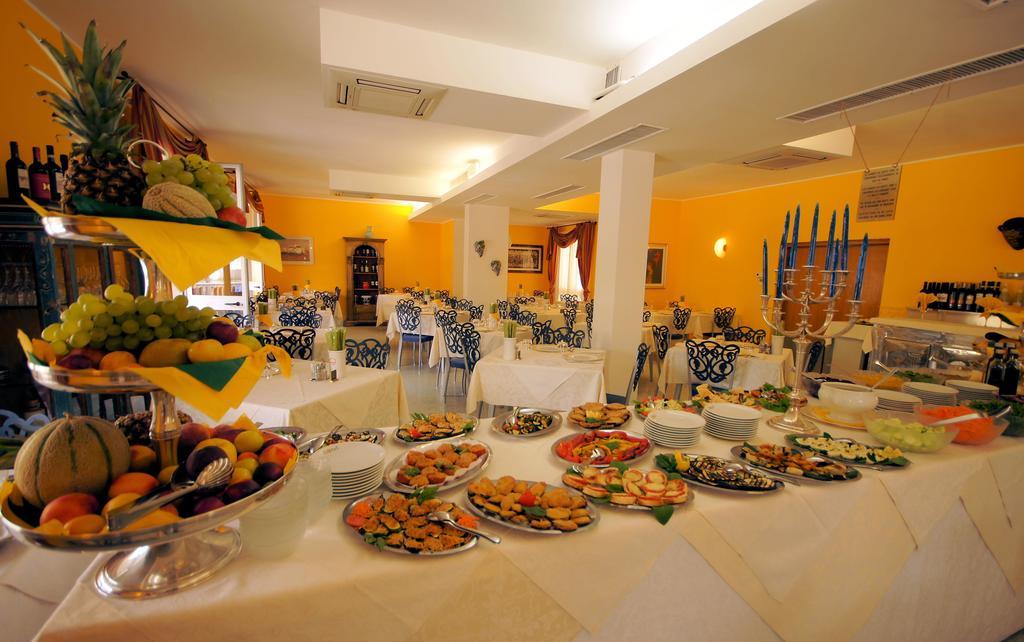 Hotel Margherita ليدو دي يسولو المظهر الخارجي الصورة