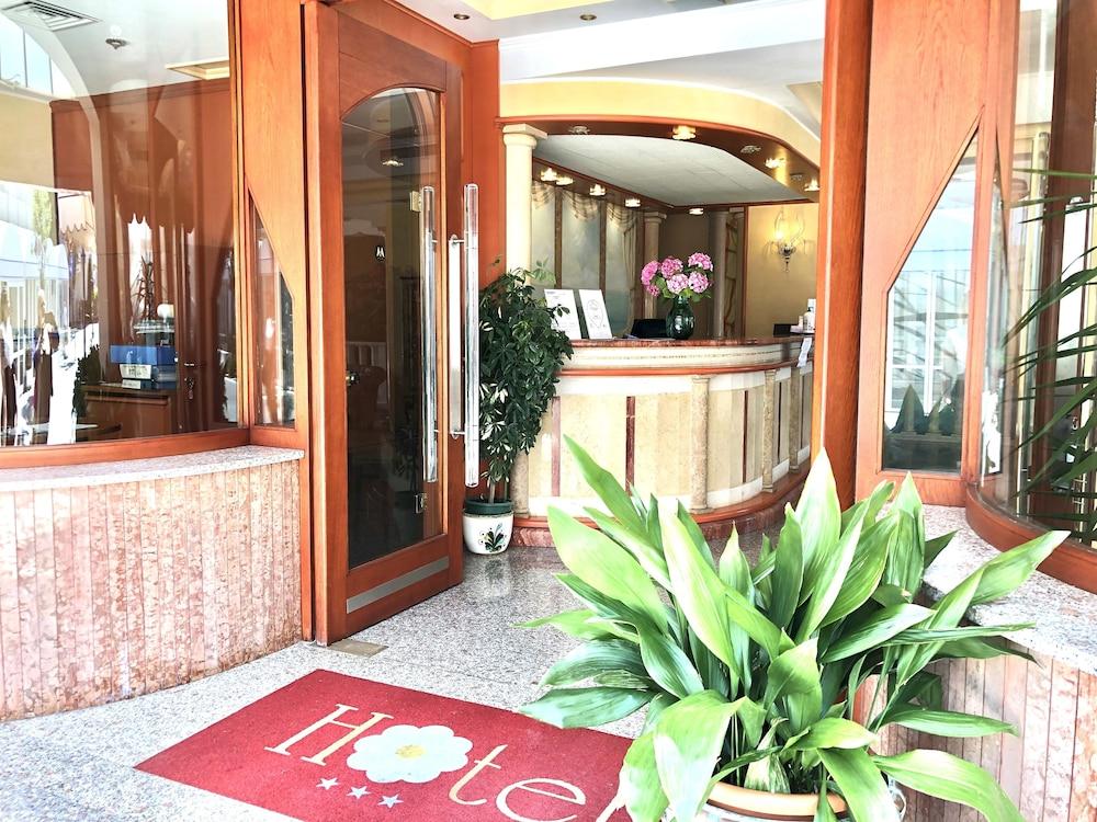 Hotel Margherita ليدو دي يسولو المظهر الخارجي الصورة