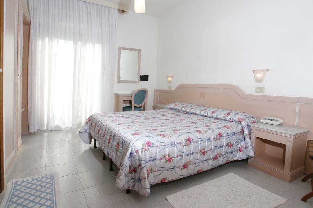 Hotel Margherita ليدو دي يسولو المظهر الخارجي الصورة