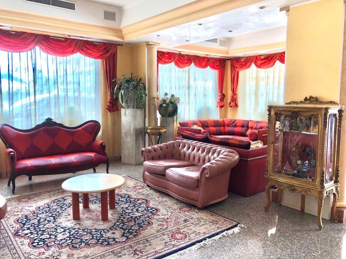 Hotel Margherita ليدو دي يسولو المظهر الخارجي الصورة