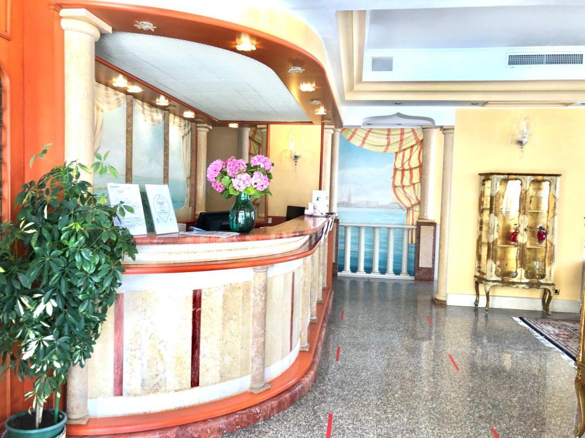 Hotel Margherita ليدو دي يسولو المظهر الخارجي الصورة